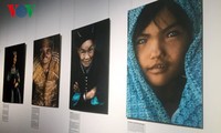 La vida de étnicos vietnamitas en la lente del fotógrafo francés Réhahn
