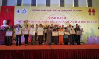 Vietnam honra a 120 personas por su apoyo a las víctimas de la dioxina en 2017
