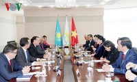 Presidenta parlamentaria de Vietnam visita al primer ministro de Kazajistán