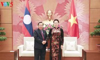 Presidenta parlamentaria de Vietnam recibe al vicepresidente de la Asamblea Nacional de Laos 