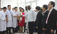 Delegación de Cuba visita el Hospital de Amistad Vietnam-Cuba Dong Hoi