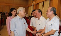Máximo líder político de Vietnam realiza contactos electorales en Hanói