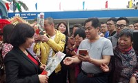 Quang Ninh recibe a los primeros turistas extranjeros en el primer día del nuevo calendario lunar 2019