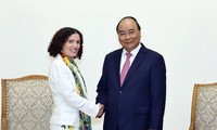 Jefe de Ejecutivo de Vietnam se reúne con embajadores de Bulgaria y Uruguay