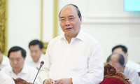 Premier vietnamita se reúne con altos funcionarios de región sureña