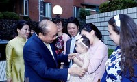 Primer ministro de Vietnam se reúne con compatriotas en Japón