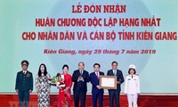 Premier vietnamita alaba aportes de compatriotas de Kien Giang al desarrollo provincial