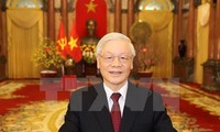 Máximos dirigentes de Vietnam felicitan 70 años del establecimiento de relaciones diplomáticas con Rusia