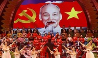 En Hanói espectáculo por 90 años de la fundación del Partido Comunista de Vietnam