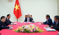 Primer ministro de Vietnam conversa por teléfono con su homólogo laosiano