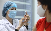 Comienza la segunda inyección de vacuna Nano Covax para 26 voluntarios en Vietnam
