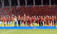 El jefe de Estado felicita el campeonato del fútbol femenino de Vietnam en SEA Games 31