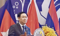 El presidente del Parlamento Vuong Dinh Hue propone una reforma adicional de la AIPA