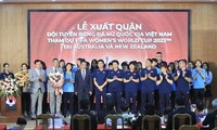 Ceremonia de partida del equipo de fútbol vietnamita para competir en la Copa Mundial Femenina de 2023