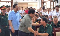 Primer Ministro visita centro de atención a inválidos de guerra y convalecientes en Ninh Binh
