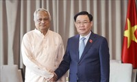 El Presidente del Parlamento vietnamita se reúne con dirigentes de diferentes partidos políticos de Bangladesh
