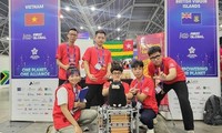 Estudiantes vietnamitas ganan por primera vez el Concurso Mundial de Robótica FGC 2023