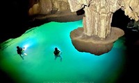 Descubierto un lago “suspendido” gigante en la cueva Thung en Quang Binh