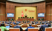 Diputados proponen soluciones para impulsar crecimiento económico de Vietnam