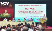 Presidente de Vietnam se reúne con los votantes en Hung Yen