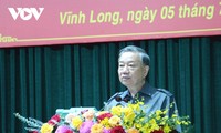Presidente To Lam visita la 25.ª Brigada de Ingenieros