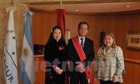 Argentina concede Orden de Mayo de Gran Cruz al embajador vietnamita