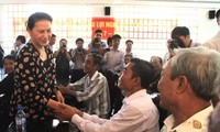 Dirigentes del Parlamento de Vietnam contactan con votantes sureños 