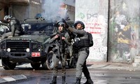 Tropas israelíes se enfrentan con manifestantes palestinos en Cisjordania y Gaza
