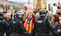 España retira fuerzas policiales de Cataluña