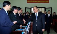 Primer ministro de Vietnam visita la Universidad de Hue 