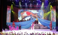Celebran en Hanói la gala “Melodías de la Patria” en honor al Partido Comunista de Vietnam y al país
