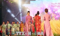 Celebran quinto festival de Ao Dai en Ciudad Ho Chi Minh 