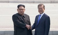 Líderes de las dos partes coreanas comienzan conversaciones 
