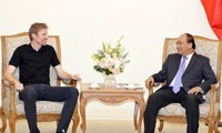 Primer ministro de Vietnam promete condiciones favorables para el Grupo neocelandés Zuru 