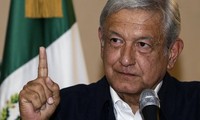 Nuevo presidente mexicano conversa con su par estadounidense 