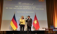 Vietnamitas en Estados Unidos y Alemania celebran Día de la Independencia