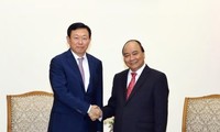Primer ministro de Vietnam solicita más asistencia del Grupo Lotte a empresas nacionales