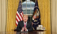 Trump considera la posibilidad de extender la fecha límite para aumentar impuestos sobre productos chinos
