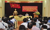 Altos funcionarios vietnamitas contactan con electores en diferentes localidades 