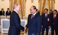Primer ministro vietnamita se reúne con el presidente ruso