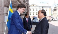 Primer ministro de Vietnam recibido por presidente del Parlamento sueco 