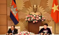 Jefe del Parlamento camboyano visita Vietnam 