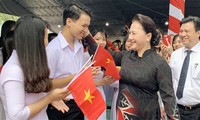 Altos dirigentes vietnamitas asisten a la inauguración del nuevo año escolar