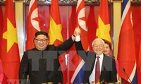 Altos dirigentes vietnamitas envían felicitaciones a Corea del Norte en ocasión del Día Nacional