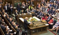 Parlamento británico reanuda labores tras fallo judicial 