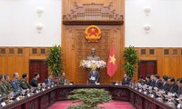 Premier de Vietnam recibe a ministros de defensa de Camboya y Laos 