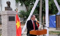 Inauguran renovado parque Ho Chi Minh en Chile 