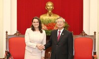 Partidos gobernantes de Vietnam y Hungría consolidan lazos