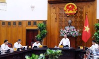 Premier de Vietnam trabaja con autoridades de provincia sureña