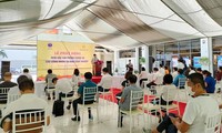 Implementan programa de vacunación a trabajadores en parques industriales de Vietnam